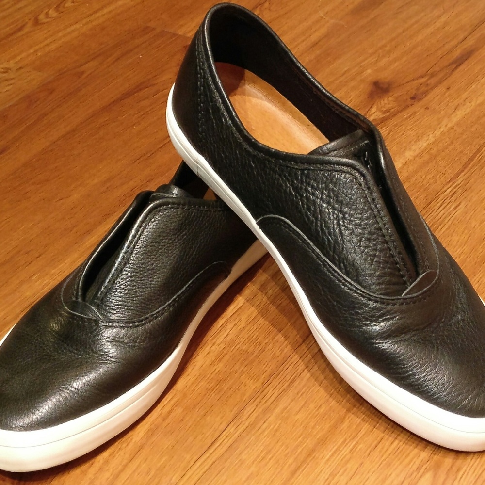 Frye Kerry Slip-on Black Leather